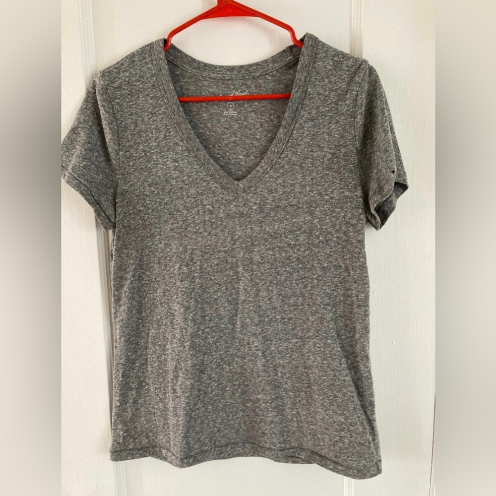 Universal Thread V-neck Tee